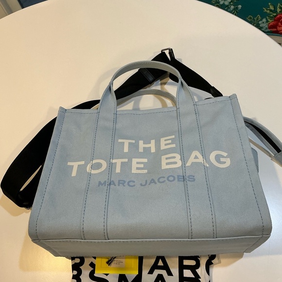 MARC JACOBS THE CANVAS MEDIUM TOTE BAG IN CLOUD BLUE  PERFECT CONDITION - Picture 3 of 15